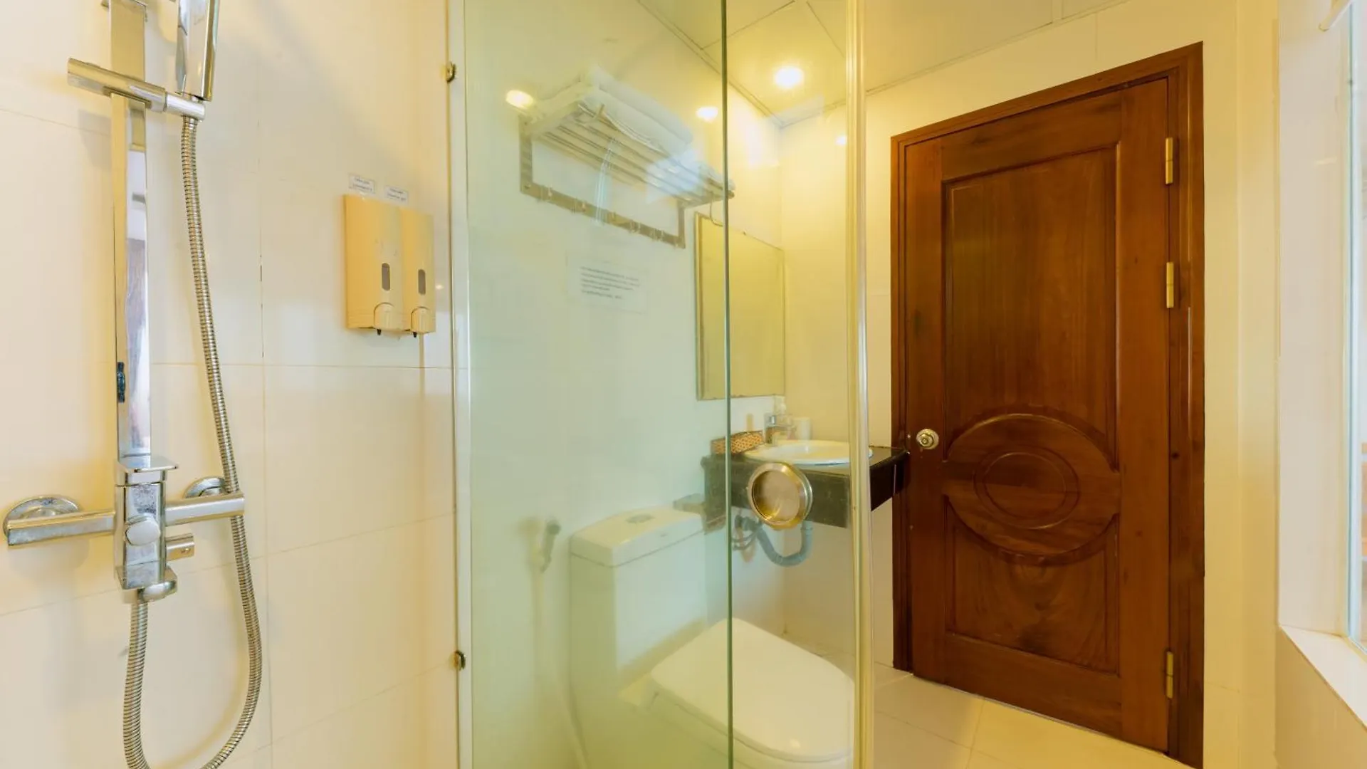 Dubai Nha Trang Hotel Managed By Ht